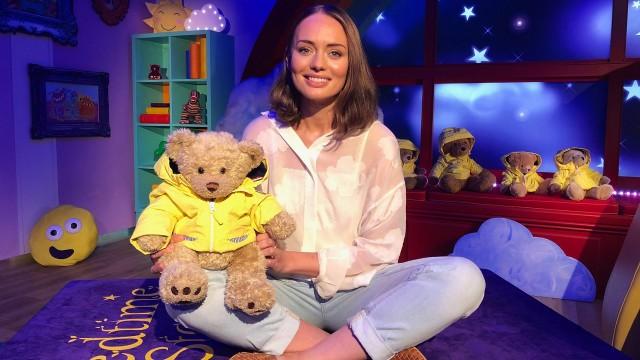 Laura Haddock - The Weather Girls