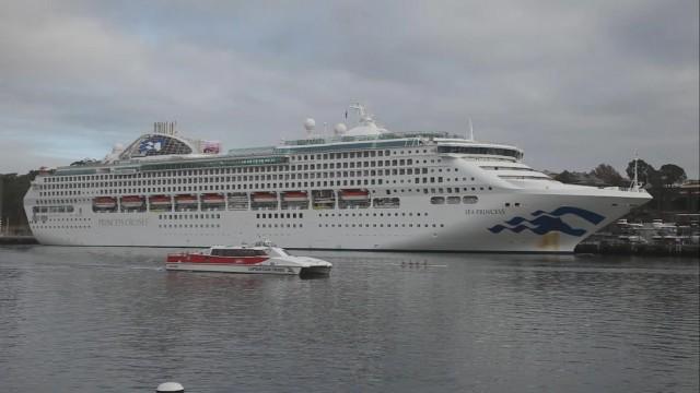 La croisière ne s’amuse plus / Les pépins d’Apple