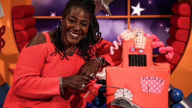 Sharon D Clarke - Rusty the Squeaky Robot