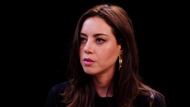 Aubrey Plaza Snorts Milk While Eating Spicy Wings