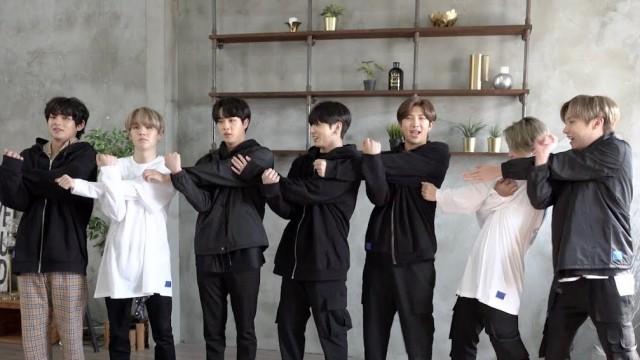 BTS (방탄소년단) 방.방.콘 (BANGBANGCON) Stretching Exercise with BTS