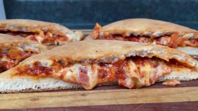 Pizza Pockets: calzones