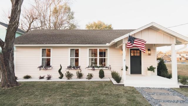 Historic House Gets Pretty Pink Overhaul