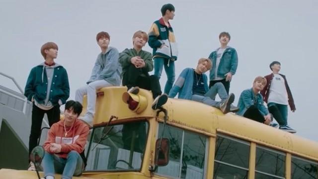 Stray Kids "Grow Up(잘 하고 있어)" M/V