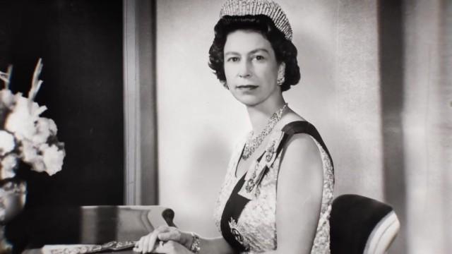 Queen Elizabeth: Love, Honour and Crown