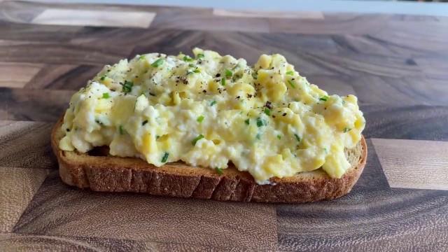 Perfect Scrambled Eggs with Ricotta and Chives