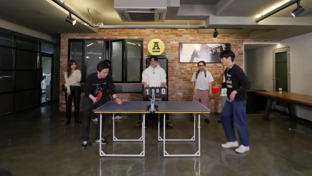(4-1) Top ping pong players in the music world, but no English!