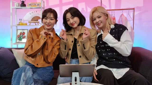 Episode 49 with TWICE (JEONGYEON & JIHYO)