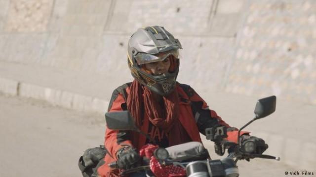 Motorcycle woman - A young pakistani breaks the mold