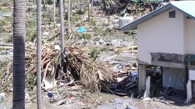 Tsunami, travolti in paradiso