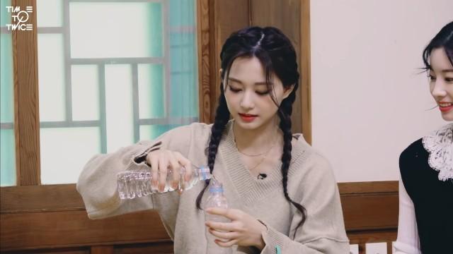 TWICE New Year 2022 EP.01