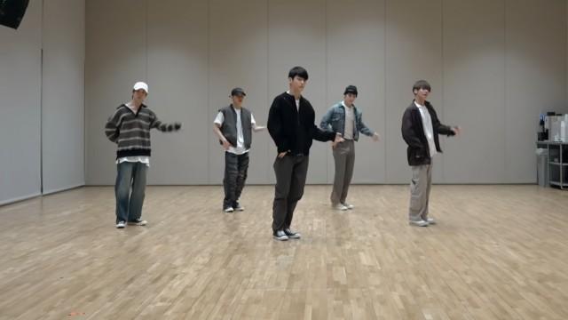 ‘Sriracha (Full ver.)’ Dance Practice