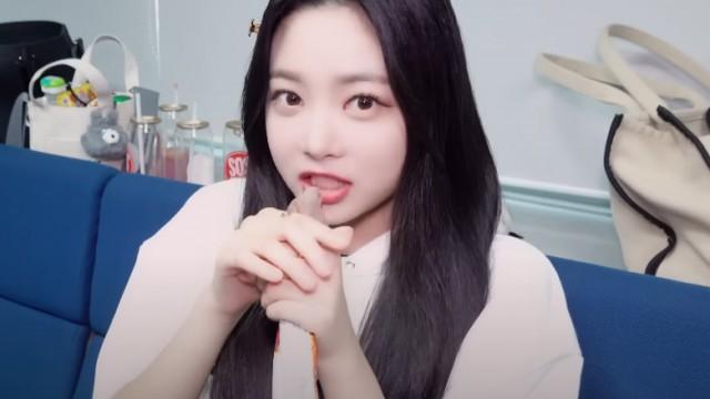 Eunchae's Snack Time | The youngest gets a lot of attention when she eats a snack