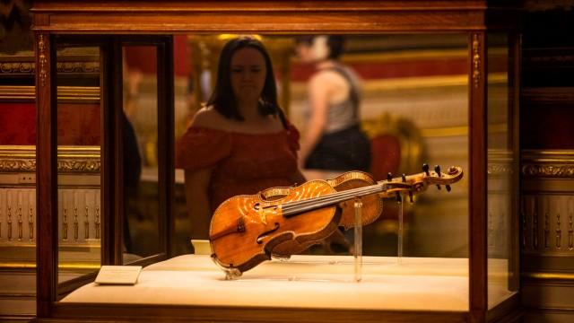 'Stradivarius': especula que algo suena