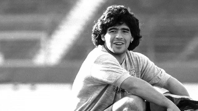 Santo Diego, Maradona arriva al Napoli