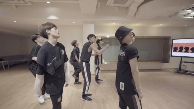 WayV 威神V '无翼而飞 (Take Off)' Dance Practice