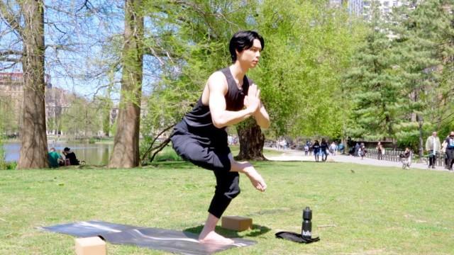 I'm gonna try yoga at Central Park  | Johnny's Communication Center (JCC) Ep.34