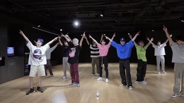 EP.28 'HELLO' DANCE PRACTICE Behind The Scenes