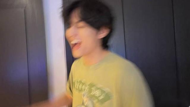 v