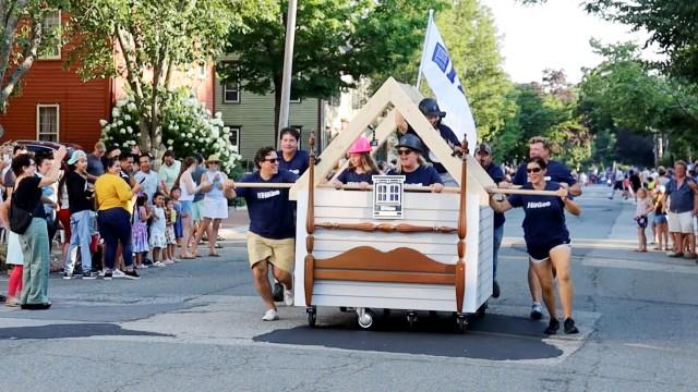 Newburyport: Bed Race