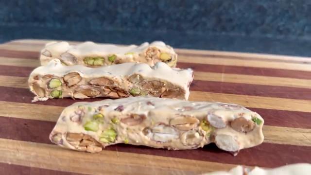 Easy Nougat - No Bake Holiday Christmas Yummytown Candy Stuff