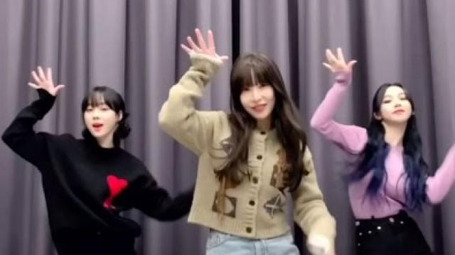 Step Back Challenge With BoA and KARINA WINTER