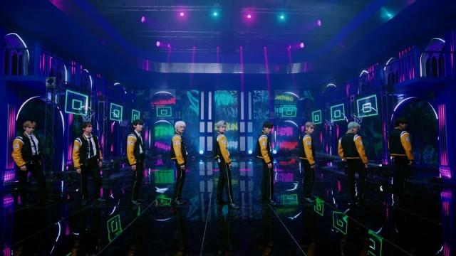 NCT U 'Universe (Let's Play Ball)' Stage Video