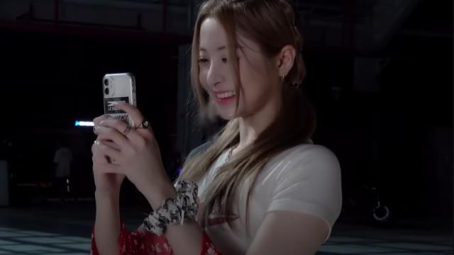 Purinz Moment in the Trailer Shoot | I Just Started the Car... Cool Explosion Yunjin taking pictures of Chaewon