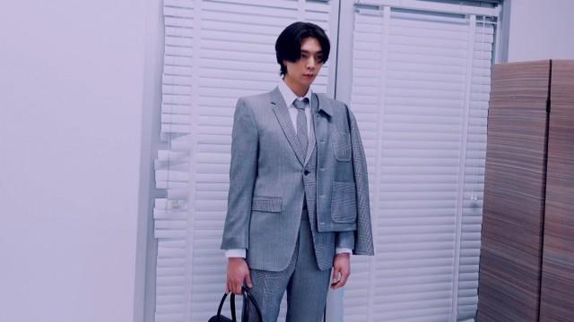 JOHNNY at NYFW, getting ready with Thom Browne | Johnny's Communication Center (JCC) Ep.38