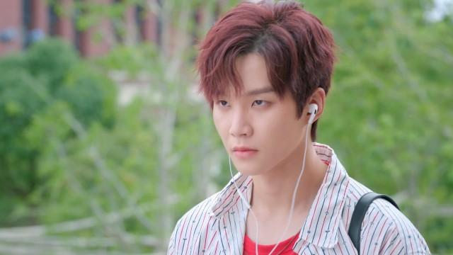 Love Rival | How many eye-catching guys are there around him?