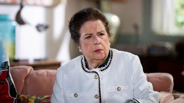 D. Glória fica chocada com revelação de Nelinha