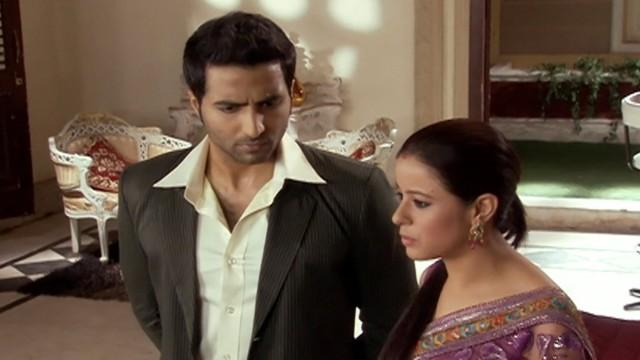 Ritesh Provokes Ananya