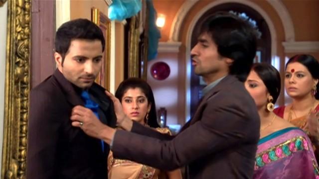 Anurag Slaps Ritesh