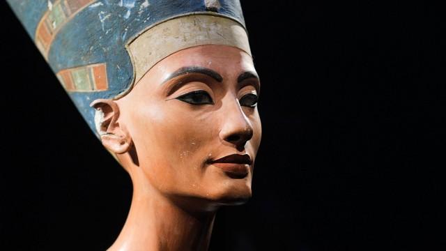 The Beautiful Nefertiti - Who Owns Her?