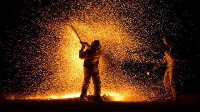 Molten Steel Exploding at 10,000fps