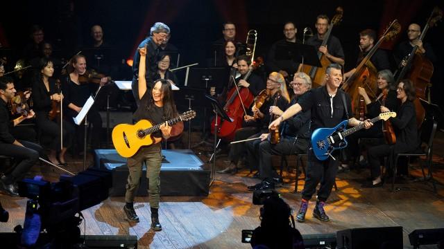 Rodrigo y Gabriela featuring the Austin Symphony Orchestra