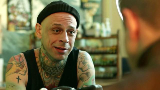 Девушка с татуировками - I