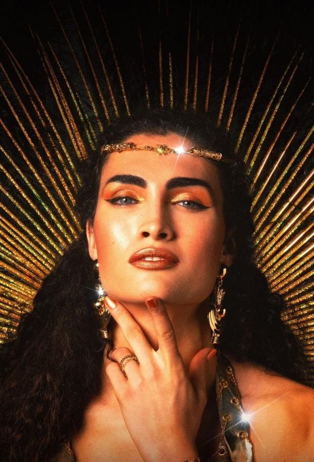 Cris Miró (Her)