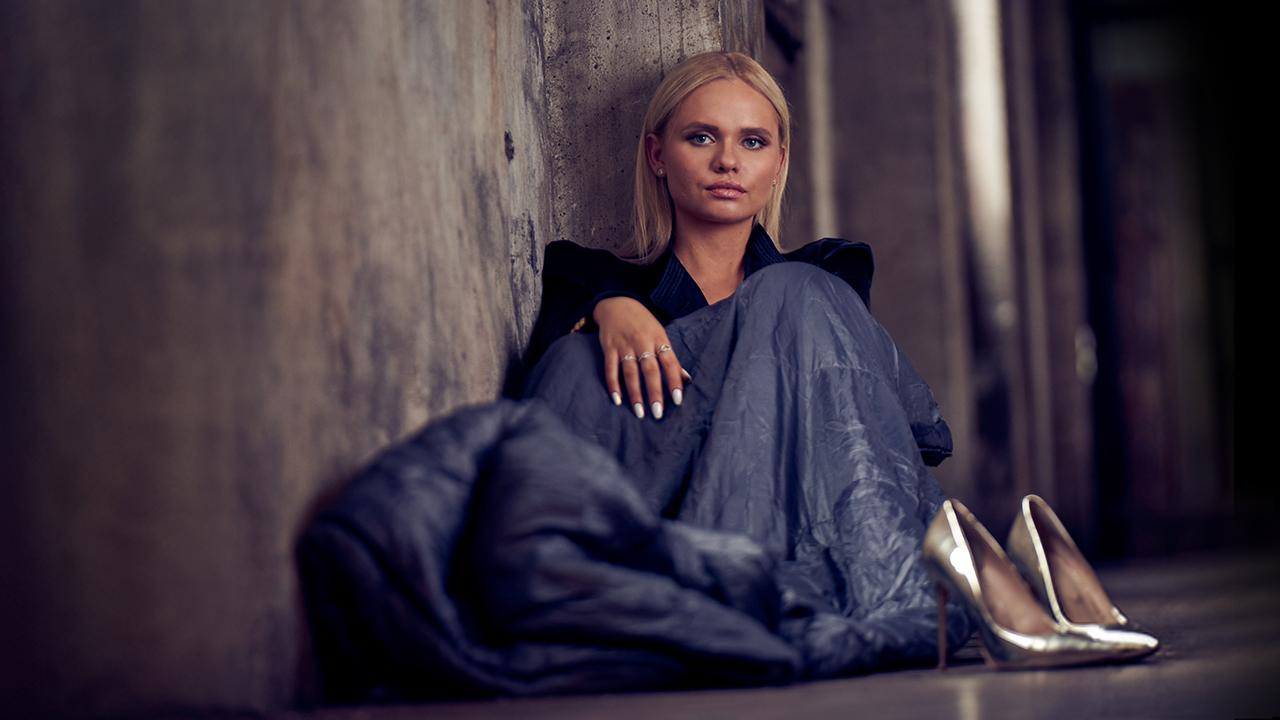 Filthy Rich and Homeless (AU)