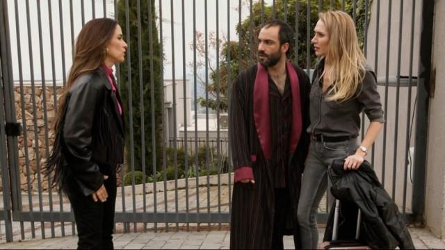 Maca le destruye el auto de Pitu Mardones en medio de pelea con Chico Olmedo