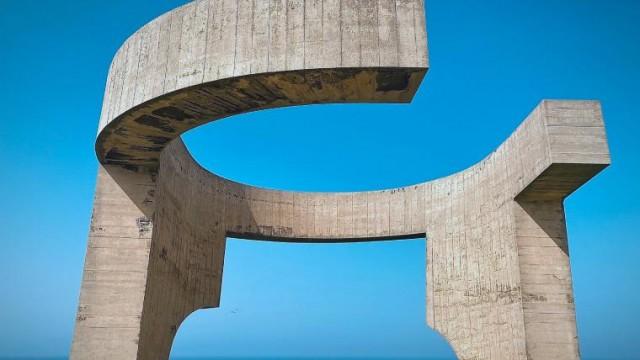 The Sculptor Eduardo Chillida - Poetry and Construction