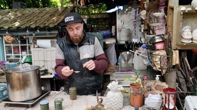 Wildes Essen vom Straßenrand