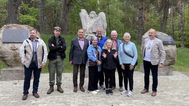 On the Trail of Prisoner-of-War Fathers