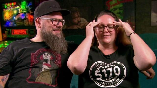 Kathrin und Andreas testen ein Anti-Aging Accessoire