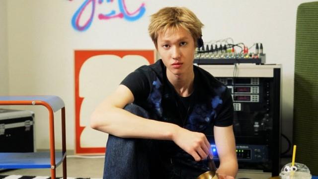 Vibing with our first EP ‘COLOR OUTSIDE THE LINES’ (Singing Bowl ver.) #MARTIN