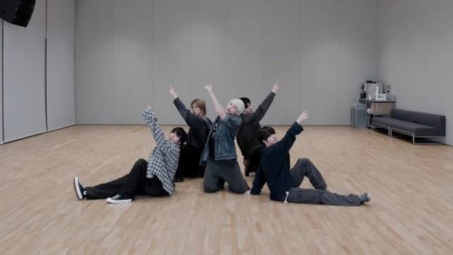 ‘Can't Stop’ Dance Practice