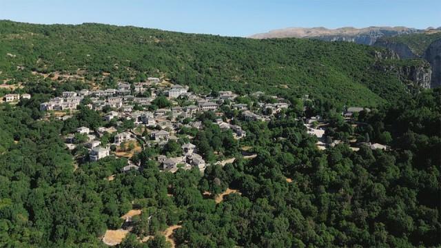 ギリシャの桃源郷 大渓谷の村