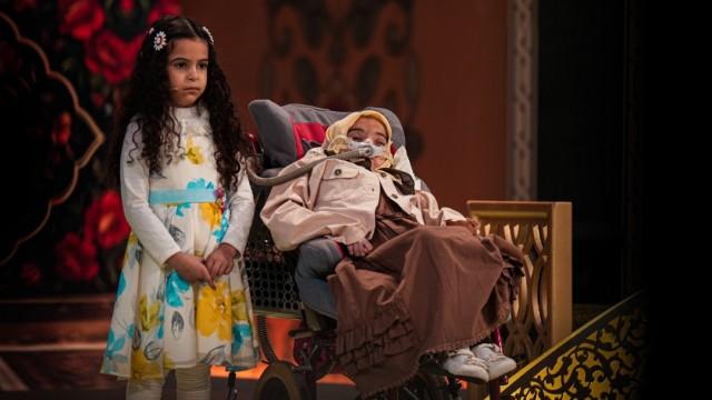 Asma Daghaghle, Seyed Mostafa Hosseini, Ahmad Forghan