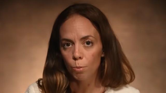 SON MARI SE FAIT T*ER SANS RAISON À LA SORTIE DE L'ÉCOLE SOUS LES YEUX DE SA FILLE