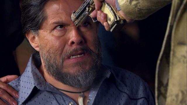 El Indio Amaro se humilla